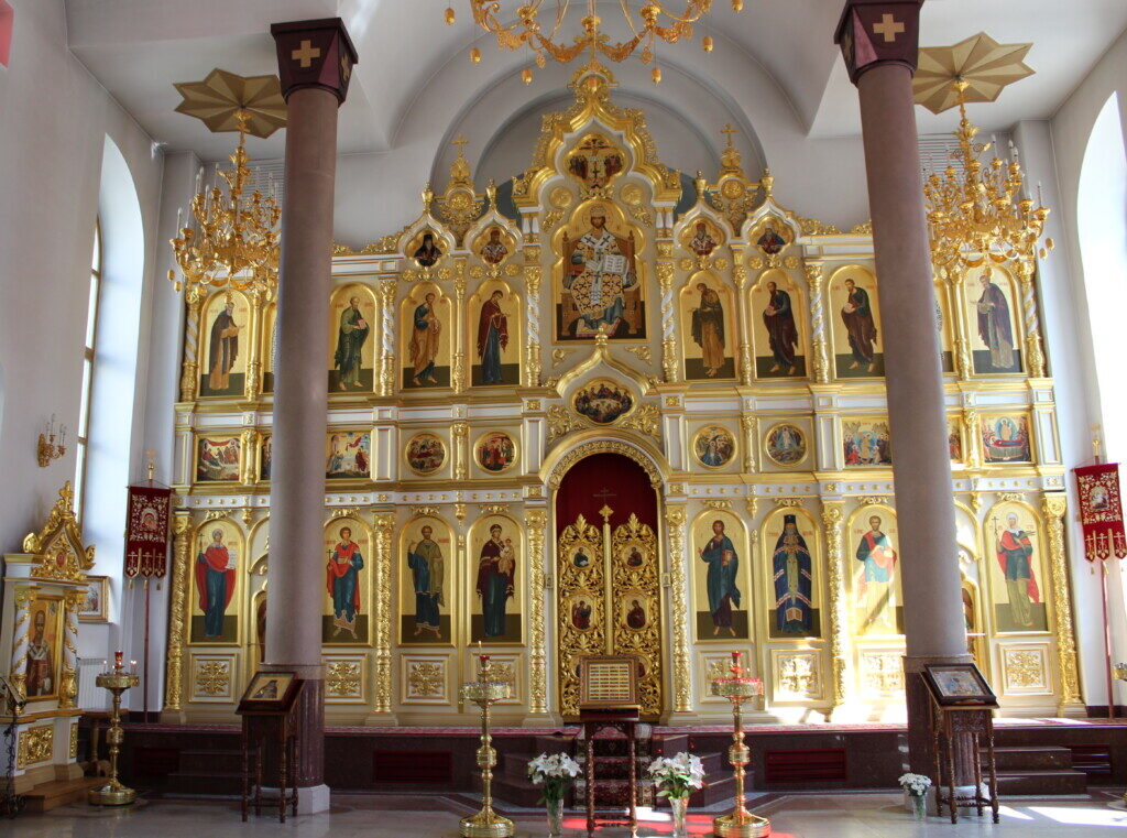 иконостас-храма-Луки-1024x761.jpg